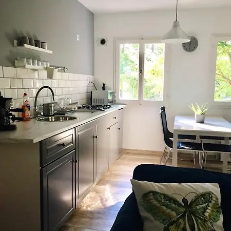 Entire House In The Quiet Neighborhood Of Casa vacanze *
